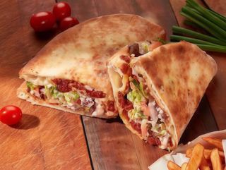 Pizza Couverte Escalope Sauce Blanche Jambon