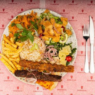 Plat kebab viande+kebab poulet /وجبة كباب لحم + كباب دجاج