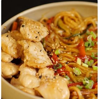 Nouilles sautees Pate Soba Poulet 