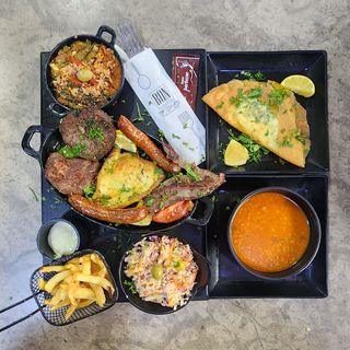 Plat Grillade Mixte ( صحن مشوي مخلط)