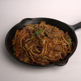 Nouilles Sautées Au Bœuf