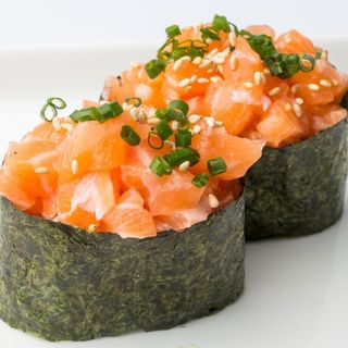 Tartare de saumon roquette