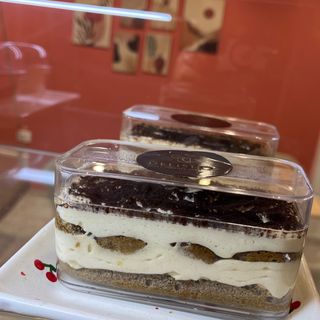Tiramisu big