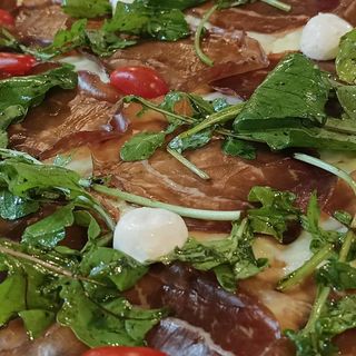 Pizza Demi Plateau Bresaola (4 Personnes)