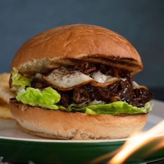Pulled Beef Burger