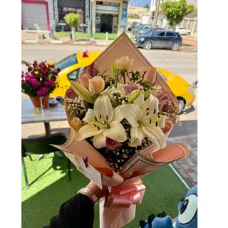 Bouquet champagne et rose avec Lys