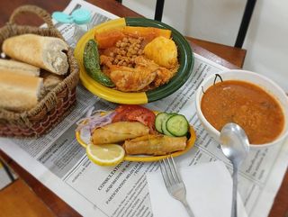 Chorba -loubia- 2brik souba3- salade