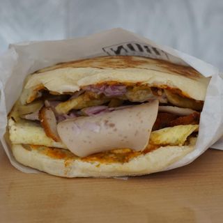 Chappati Omlette Fromage Salami