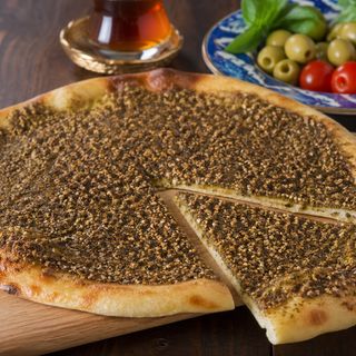 Man2ouchet zaatar