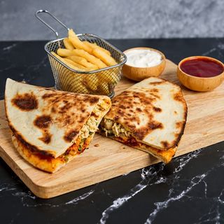Makloub full cheese