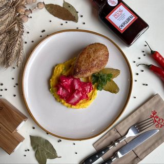 Фірмова котлета з картопляним пюре (150/140г)