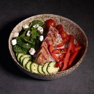 Боул з тунцем