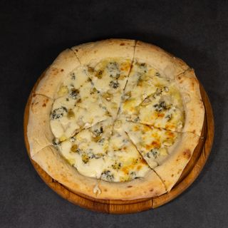 Піца чотири сира