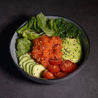 Боул з лососем