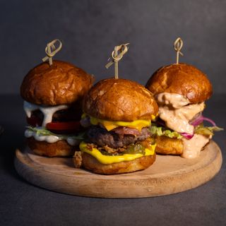 Міні бургери з телятиною