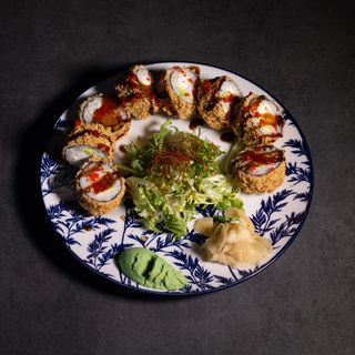 Смажений рол з креветкою