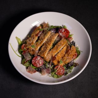 Салат зі шніцелем