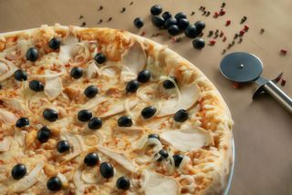 Піца Каліфорнійська (370г)