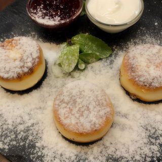 Сирники зі сметаною (150/50г)