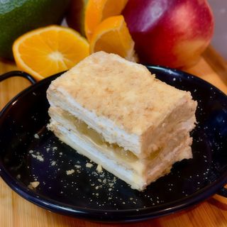 Торт Наполеон з яблуками 