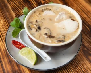 Кокосовий суп з куркою та грибами (450г)