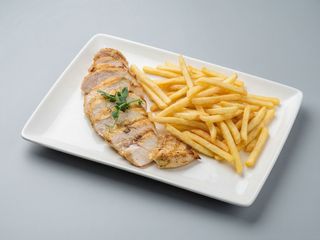 Курячий стейк з картоплею фрі (180/150г)