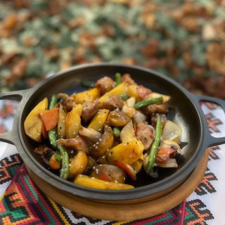 Пательня зі свининою (320г)