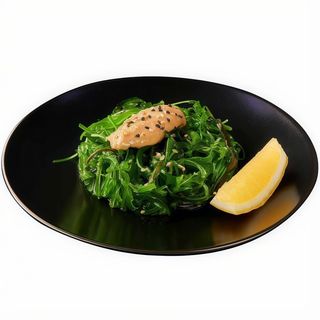 Салат Чука з горіховим соусом (190г)