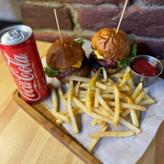 Бургер " Парочка " 350 г + Coca Cola