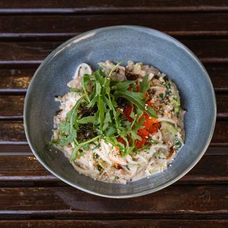 Рибна локшина з ікорно-кунжутним соусом з ікри летючої риби (350 г)