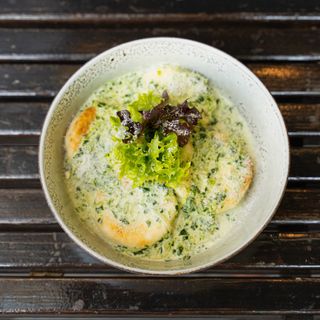 Сирники зі шпинатним соусом з пармезаном (300 г)