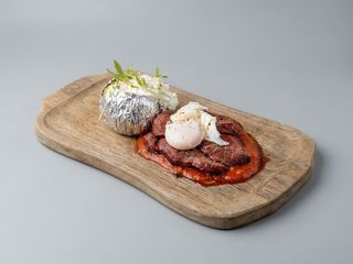 Яловича філейка з яйцем пашот (350г)