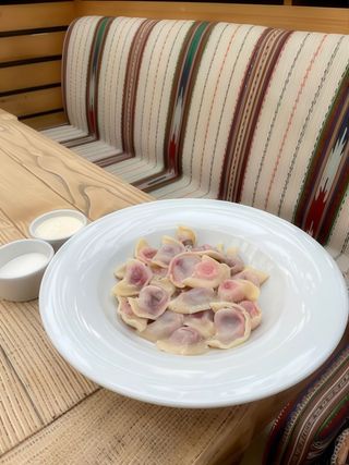 Вареники з вишнею (270/50/40г)