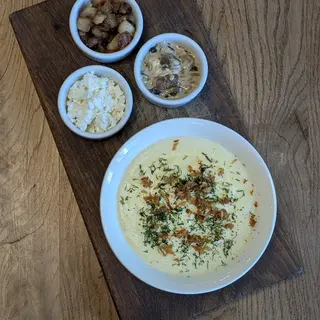 Банош з шкварками,бринзою та грибами
