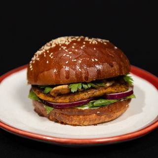 Бургер з котлетою з гарбуза та кіноа