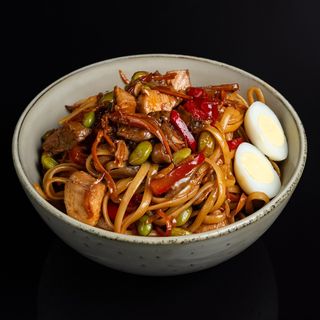 Локшина гостра з куркою (300г)