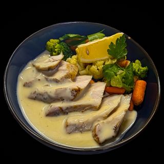 Куряча грудка з овочами