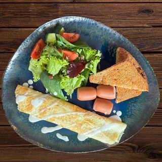 Омлет з сиром та мінісосисками