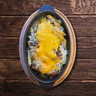 Картопля смажена зі сирним соусом, 360 г