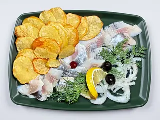 Оселедець з картоплею (370г)