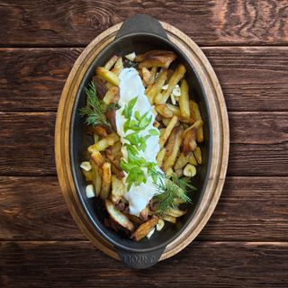 Картопля смажена зі сметаною та зеленою цибулькою, 300 г