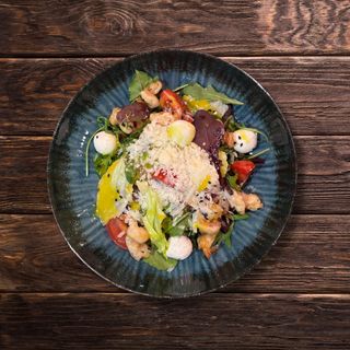 Салат з креветками та сиром моцарела міні, 210 г