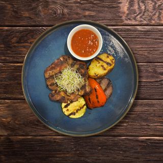 Стейк зі свинячого ошийка з овочами гриль, 290 г