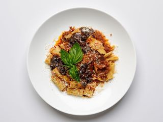 Паста з ягням