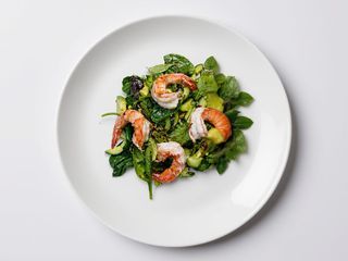 Салат з креветками та авокадо