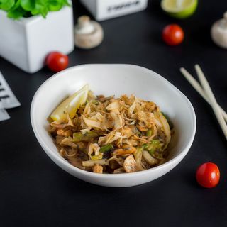 Удон з морськими гадами (380г)