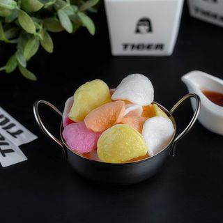 Рисові чіпси з соусом sweet chili (50/30/30)