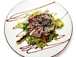 Салат з вугрем (220г)