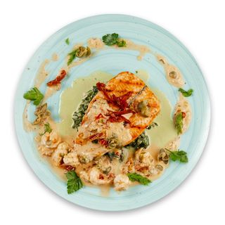 Лосось-гриль з вершково-креветковим соусом