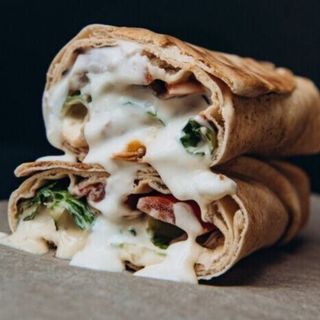 Сулугуні в лавашi з м'ясом